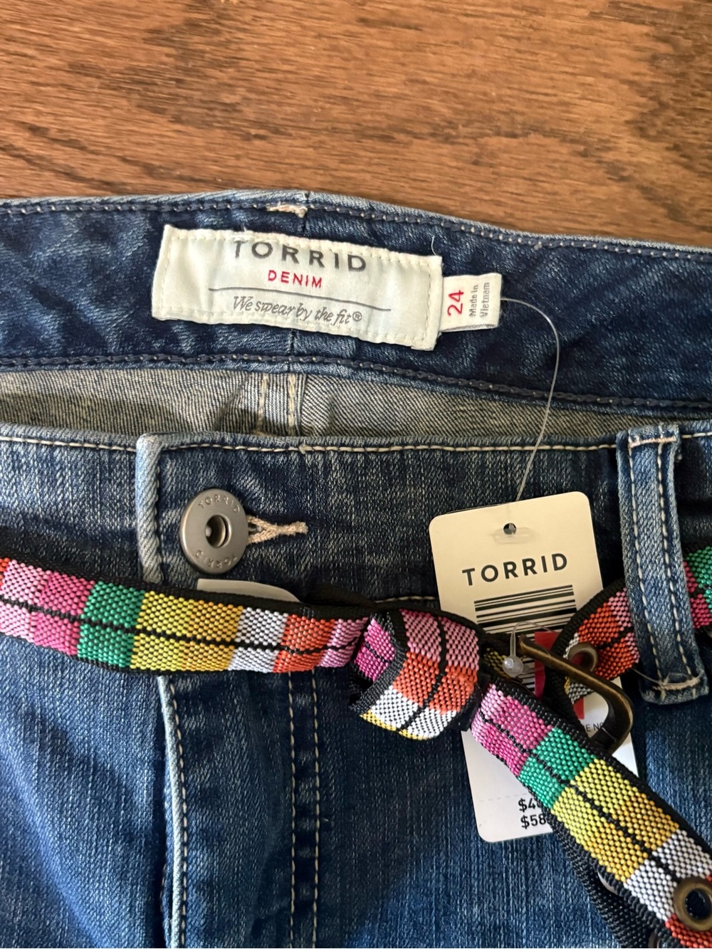 torrid Denim Cutoff Shorts with Multicolor Stripe Belt Sz. 24 - Picture 3 of 3